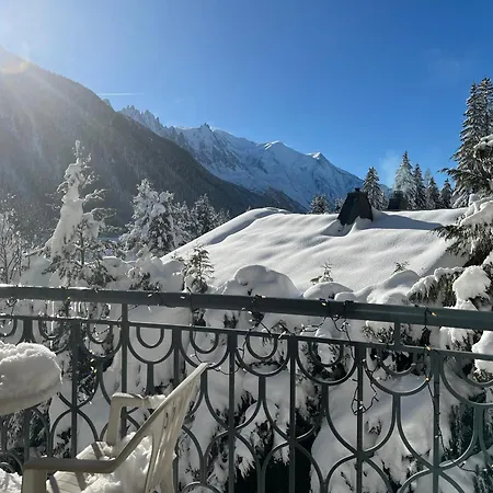Tres Bel Avec Vue Exceptionnelle Et Piscine Interieure Dans La Apartmán